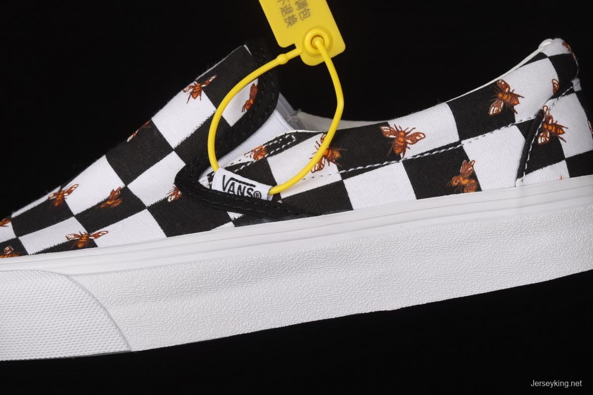 Vans Slip-On big black and white checkerboard small bee printed low-top canvas shoes VN0A33TB9EH