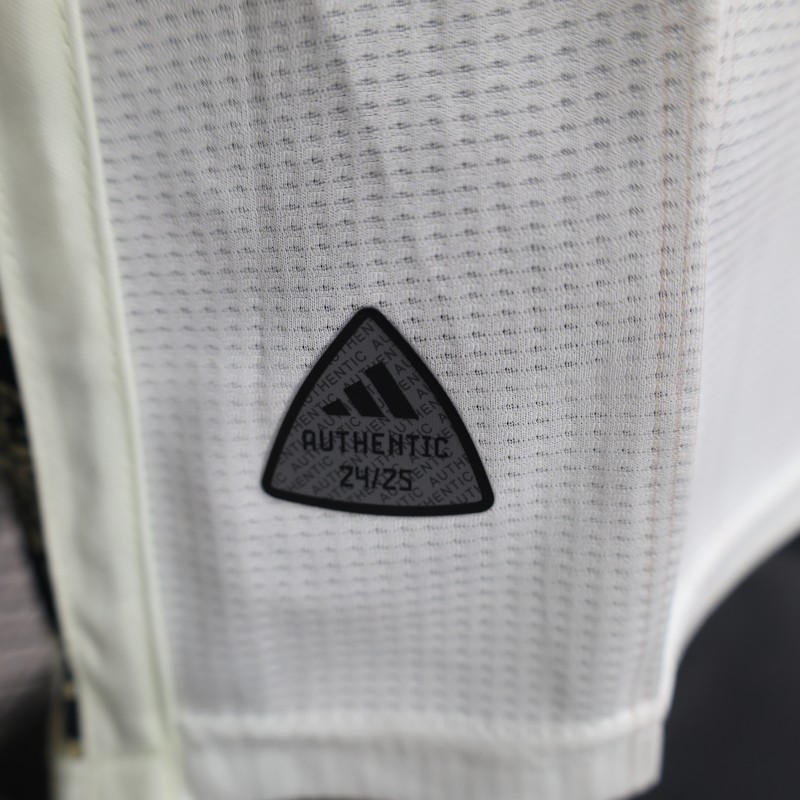 Player Version 2025 Algeria White with Islamic Geometric Pattern Jersey