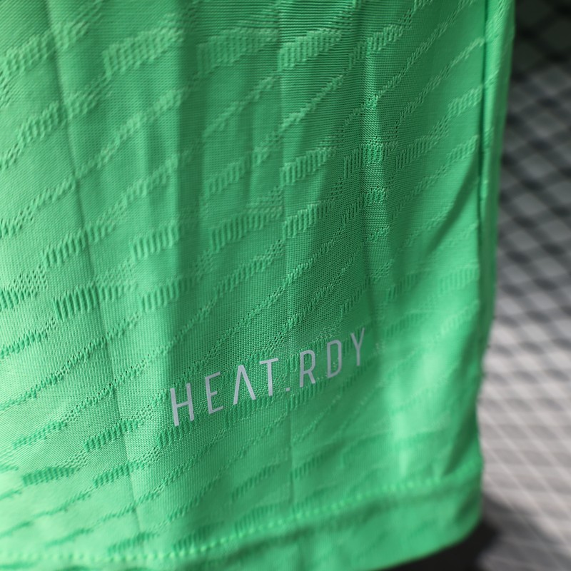 Player Version 25/26 Manchester United Green Goalkeeper Jersey