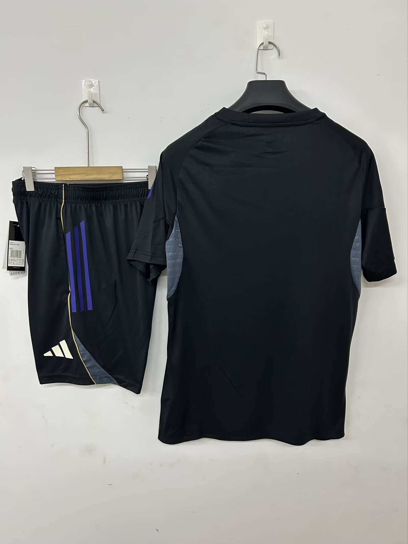 25/26 Lyon Training Jersey Black+ Shorts