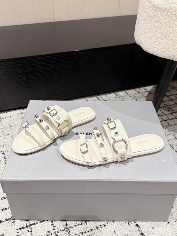 Balenciaga Cagole Metal Studded Sandals Series - KFY00260
