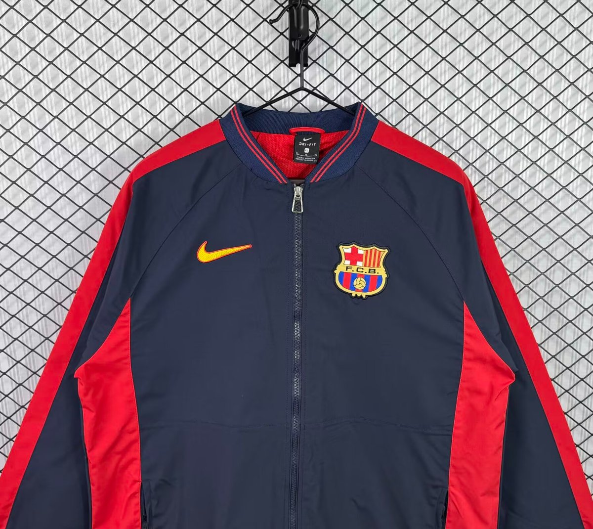 Retro 1998/99 Barcelona Nike Vintage Navy/Red Windbreaker